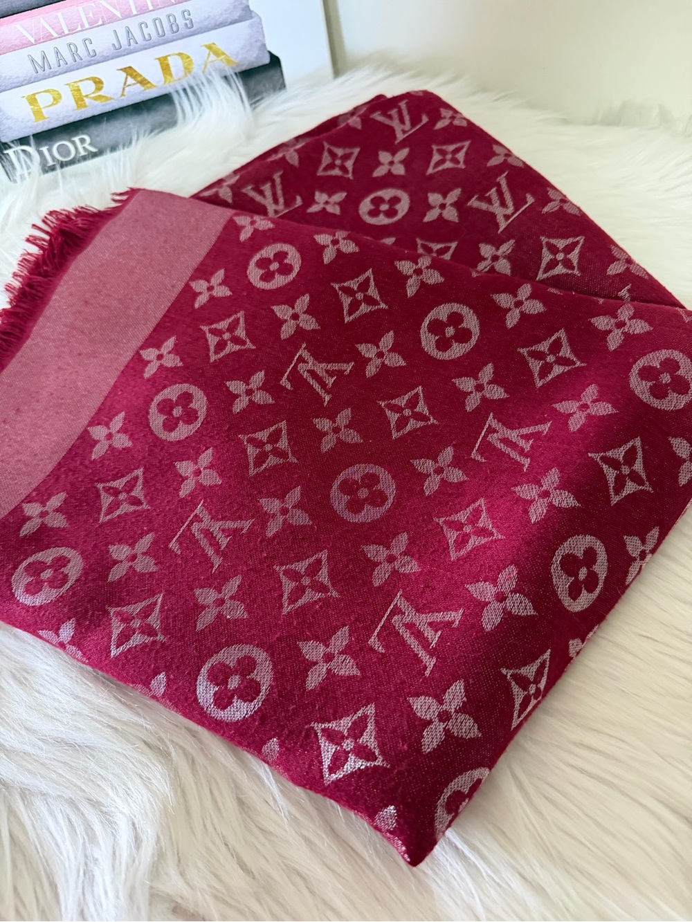 Louis Vuitton Burgundy Monogram Shine Shawl Scarf. - Picture 10 of 11